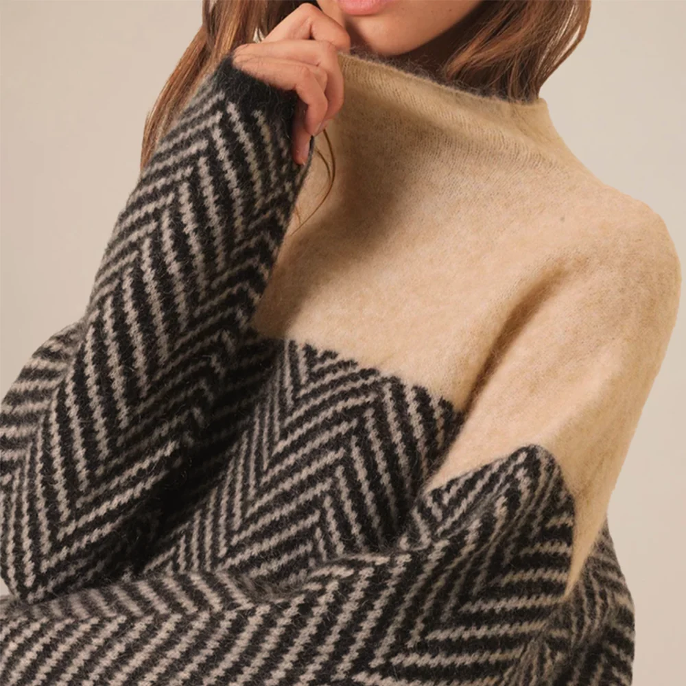 Eireann Sweater | Soft Cashmere Turtleneck Sweater