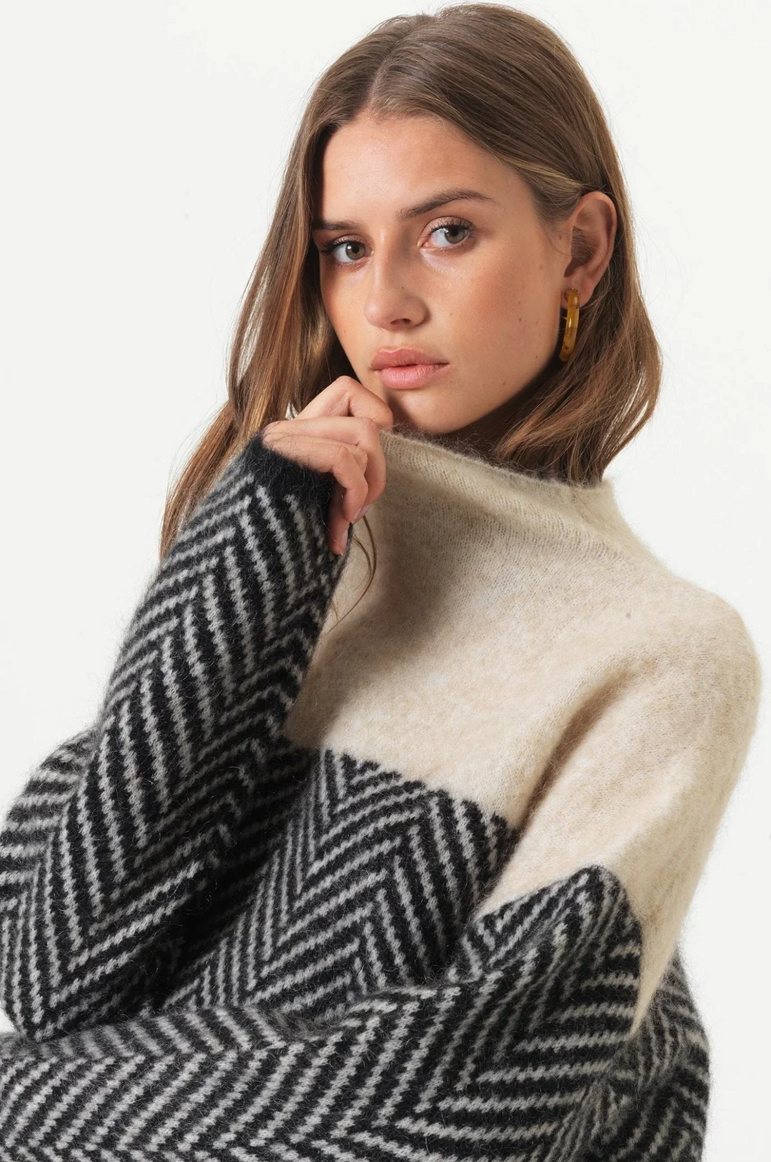 Eireann Sweater | Soft Cashmere Turtleneck Sweater