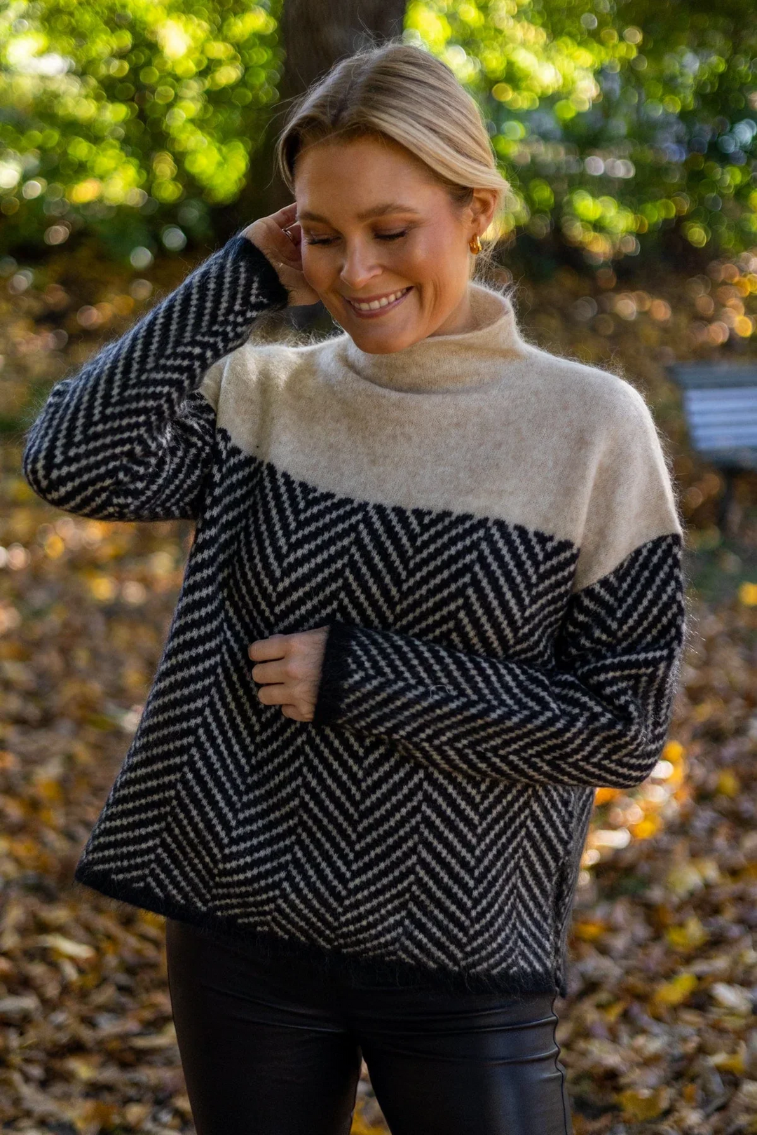 Eireann Sweater | Soft Cashmere Turtleneck Sweater